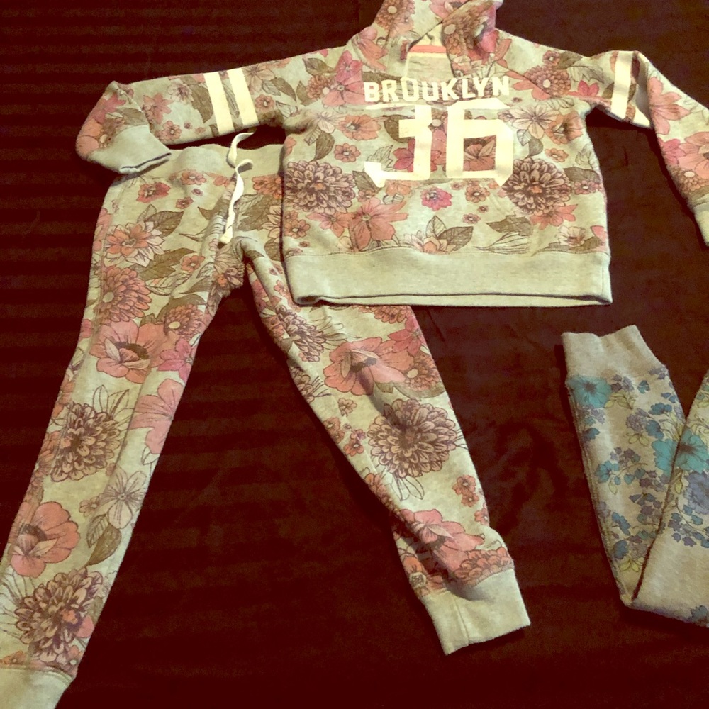 Track suit Size 6 Aero